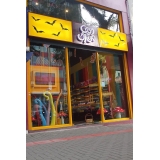 fachadas de loja com letra galvanizada Santos